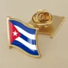 Spilla da bavero con bandiera di Cuba dai colori vivaci, ideale per esposizioni patriottiche o per la vendita all'ingrosso.