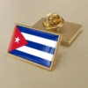 Spilla da bavero con bandiera di Cuba dai colori vivaci, ideale per esposizioni patriottiche o per la vendita all'ingrosso.