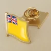 Un pin's représentant le drapeau de Niue, idéal pour les collectionneurs et les amateurs de symboles nationaux.