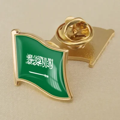 Saudi flag lapel pin showcasing the national colors, ideal for wholesale distribution in Saudi Arabia.