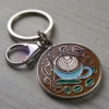 Portachiavi personalizzati per il caffè, portachiavi in metallo smaltato morbido con disegni unici di tazze di caffè, portachiavi personalizzati a tema caffè, perfetti per gli amanti del caffè e gli eventi promozionali, portachiavi di alta qualità per regali e uso quotidiano.