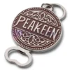 Individueller Flaschenöffner-Schlüsselanhänger mit dem Wort "peekeen", das elegant auf seiner Oberfläche dargestellt ist.