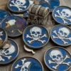 Individuell gestaltete Piratenmünze mit einem Totenkopfmuster, das Abenteuer und Schätze auf hoher See symbolisiert.