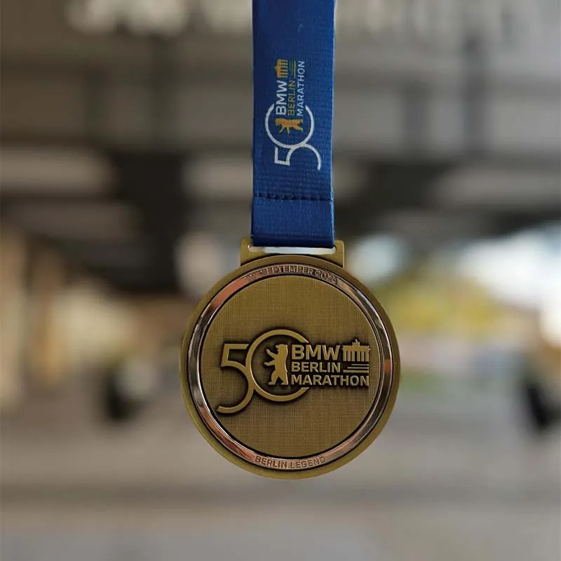 medalla del maratón de berlín