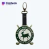 Un porte-clés de club de golf avec un motif de cerf, parfait pour les étiquettes de sac de golf et pour ajouter une touche unique à votre équipement.