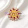 Pin de sol esmaltado personalizado con una vibrante cara roja y amarilla, perfecto para añadir un toque alegre a cualquier atuendo.