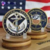 海軍における名誉と奉仕を象徴するエンブレムと記章をあしらった、USネイビーシールズのチャレンジコイン。