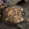 Hebilla de cinturón de campeón de rodeo con un exclusivo logotipo de caballo, que muestra una artesanía personalizada.