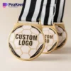 Personalisierte Fußballmedaille mit individuellem Logo, ideal, um die Leistungen von Fußballspielern zu würdigen.