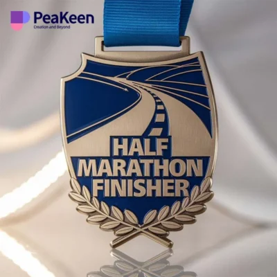 Medal featuring the inscription "Half Marathon Finisher," symbolizing achievement in completing a half marathon.