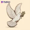 Pin esmaltado personalizado con una paloma de la paz, símbolo de armonía y esperanza, ideal para coleccionistas y defensores de la paz.