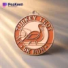 Медаль с надписью "Turkey Trot", символизирующая достижение в праздничном беговом мероприятии.