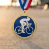 自転車競技での功績を称えるサイクリストのメダル。