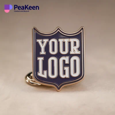 Un badge à épingle de club présentant la phrase "Votre logo" dans un format accrocheur.