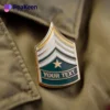 Insignia militar personalizada con distintivo de rango militar para un reconocimiento y orgullo personalizados.