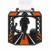 Медаль финишера HYROX Finisher Medal из мягкой эмали с металлическими контурами из черного никеля, белой лентой, корпусом в форме арки, силуэтом бегуна, рукояткой для гребли, кругом из настенного мяча и белым фоном.