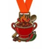 Trophäe Topf Chili Cook Off Medaille weiche Emaille Medaille mit antiken Bronze Metall Konturen, orange Hals Band, Topf Trophäe Form, Löffel, Flammen, Bohnen Motive, und weißem Hintergrund.